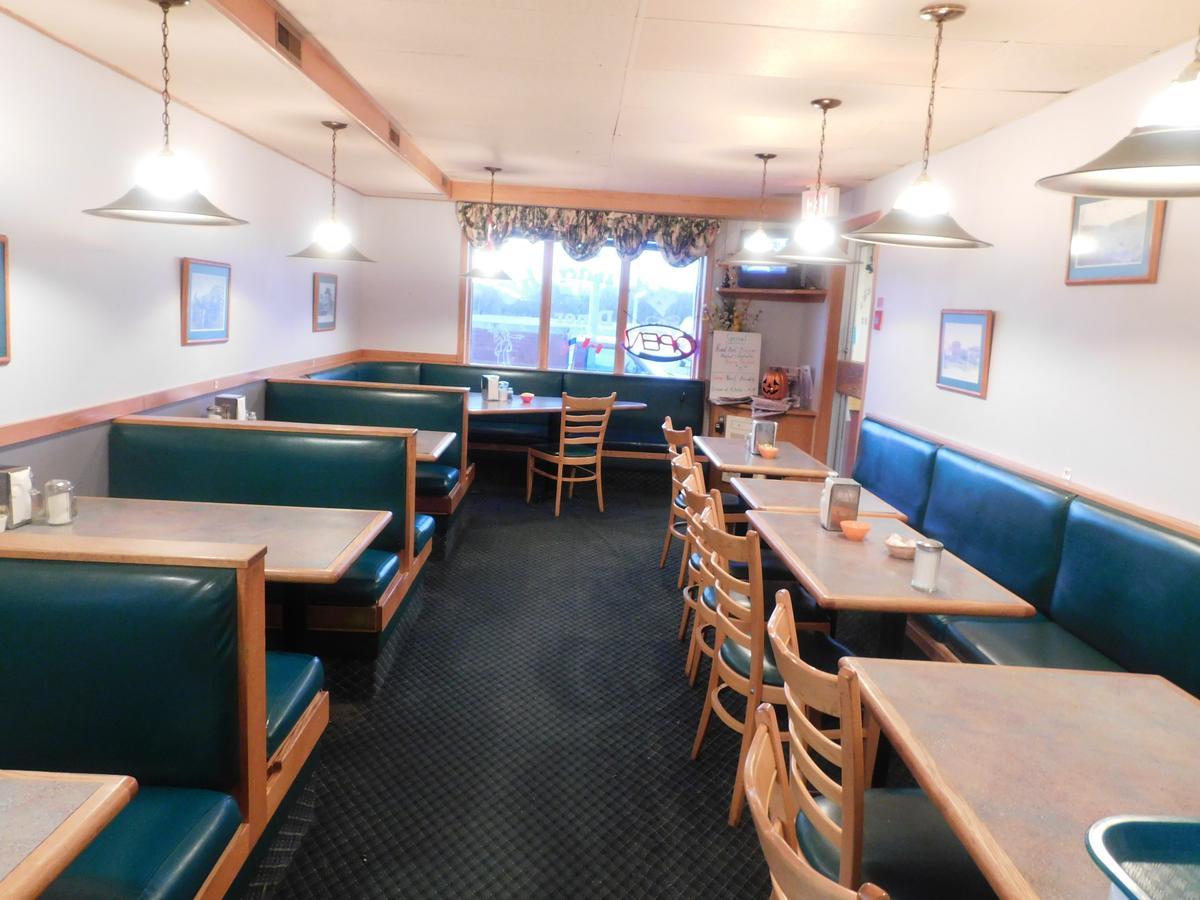 Casey'S Inn Lac du Bonnet Exterior photo