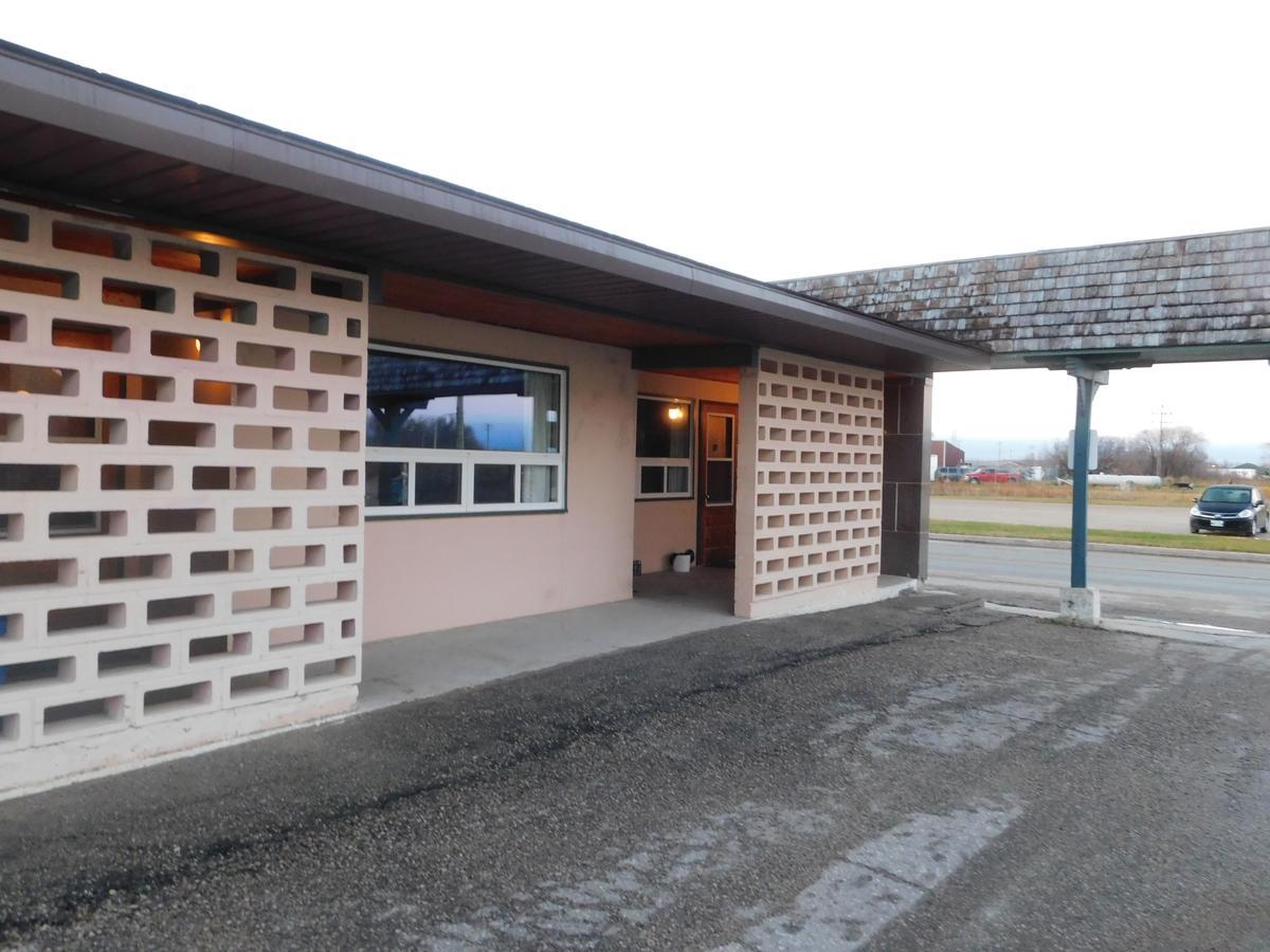 Casey'S Inn Lac du Bonnet Exterior photo