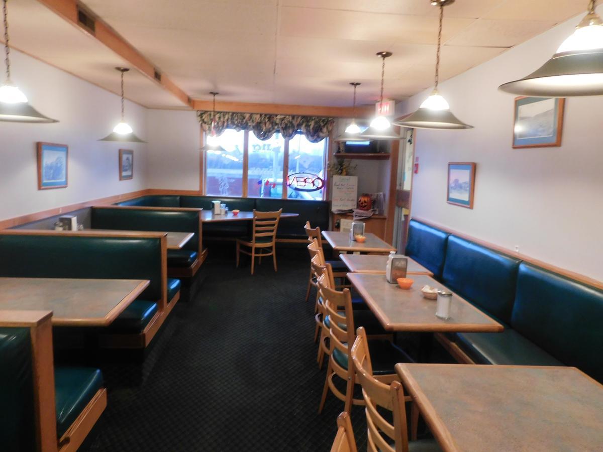 Casey'S Inn Lac du Bonnet Exterior photo